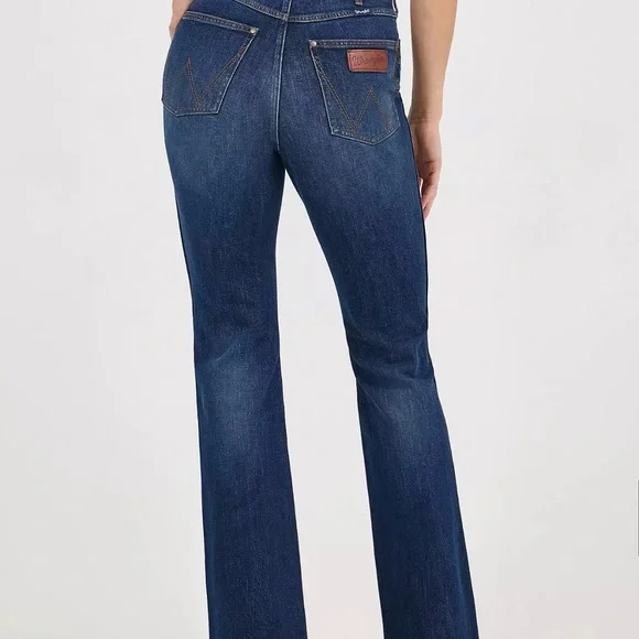 Wrangler Retro Bootcut Women's Jeans - Picture 1 of 8